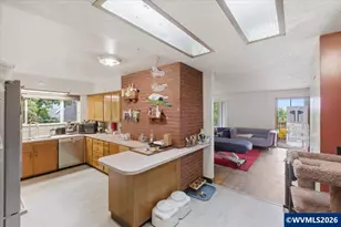 7339 SW Corbett Av, Portland, OR 97219 - Photo 22