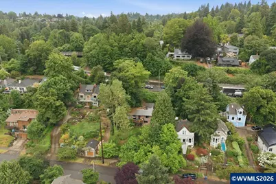 7339 SW Corbett Av, Portland, OR 97219 - Photo 6