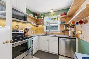 460 Rosemont Ave NW, Salem, OR 97304 - Photo 10