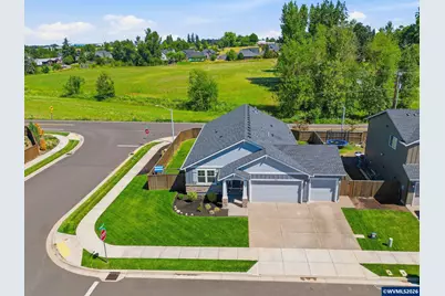 925 Paul St, Mount Angel, OR 97362 - Photo 2