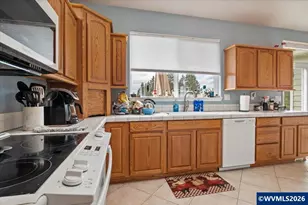 44202 Santiam Hwy, Sweet Home, OR 97345 - Photo 12