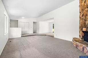361 W Pine St, Sweet Home, OR 97386 - Photo 10