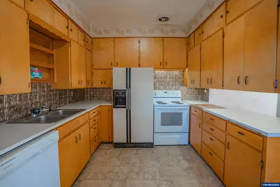 1770 Grove St, Lebanon, OR 97355 - Photo 4