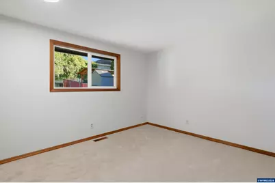 1249 SW Maple St, Dallas, OR 97338 - Photo 16