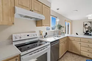 5276 SW Meridian Pl, Corvallis, OR 97333 - Photo 16