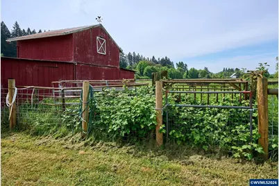5724 Anderson Rd S, Aurora, OR 97002 - Photo 34
