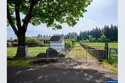 5724 Anderson Rd S, Aurora, OR 97002 - Photo 26