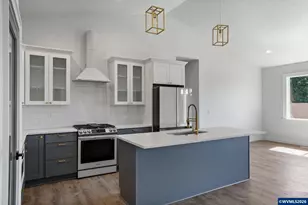 134 Rainier Dr SE, Salem, OR 97306 - Photo 8