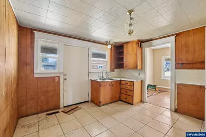 430 Log Cabin St, Independence, OR 97351 - Photo 16