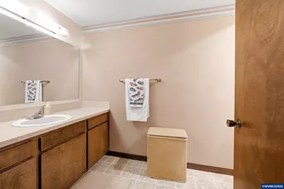 588 SE Kingwood Av, Mill City, OR 97360 - Photo 18