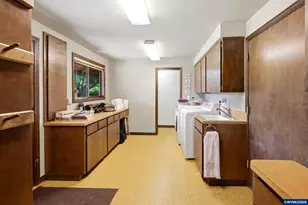 588 SE Kingwood Ave, Mill City, OR 97360 - Photo 30
