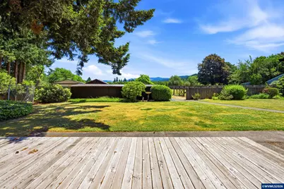 588 SE Kingwood Av, Mill City, OR 97360 - Photo 36