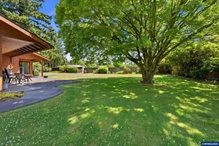 588 SE Kingwood Ave, Mill City, OR 97360 - Photo 12