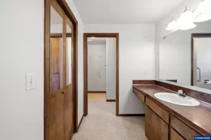 588 SE Kingwood Ave, Mill City, OR 97360 - Photo 20