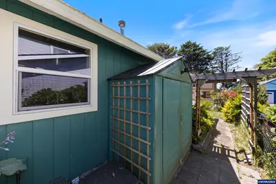 3468 NW Marine Av, Lincoln City, OR 97367 - Photo 44