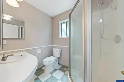 1025 N 3rd St, Woodburn, OR 97071 - Photo 24