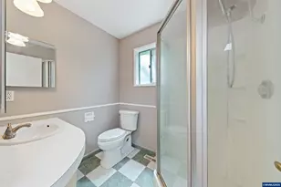 1025 N 3rd St, Woodburn, OR 97071 - Photo 24