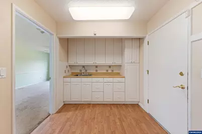 1025 N 3rd St, Woodburn, OR 97071 - Photo 18