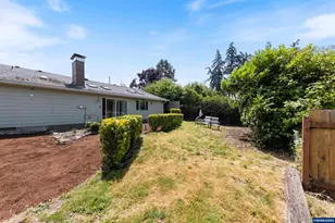 1025 N 3rd St, Woodburn, OR 97071 - Photo 40