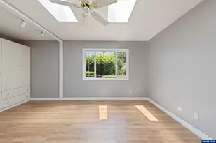 1025 N 3rd St, Woodburn, OR 97071 - Photo 20