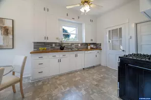 170 23rd St NE, Salem, OR 97301 - Photo 12