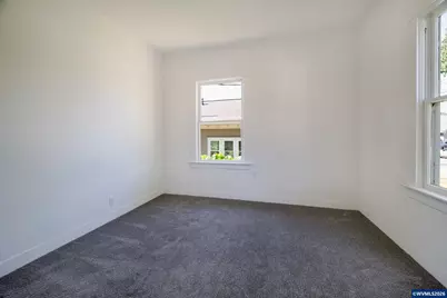 170 23rd St NE, Salem, OR 97301 - Photo 22