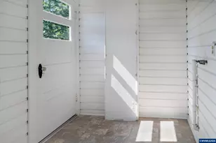 170 23rd St NE, Salem, OR 97301 - Photo 16