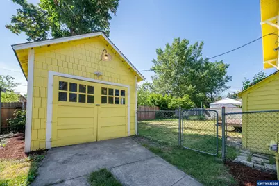 170 23rd St NE, Salem, OR 97301 - Photo 4