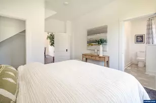 170 23rd St NE, Salem, OR 97301 - Photo 18