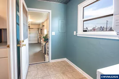 320 S 7th St, Lebanon, OR 97355 - Photo 22