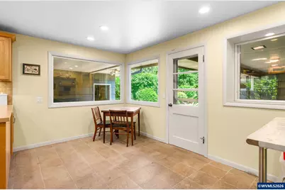 925 15th St NE, Salem, OR 97301 - Photo 12