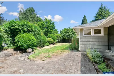 925 15th St NE, Salem, OR 97301 - Photo 32
