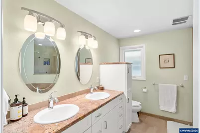 925 15th St NE, Salem, OR 97301 - Photo 16