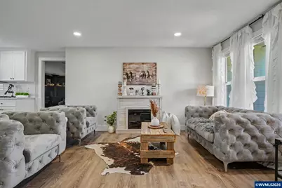 2576 Greentree Dr NE, Salem, OR 97305 - Photo 8