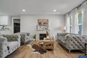 2576 Greentree Dr NE, Salem, OR 97305 - Photo 8
