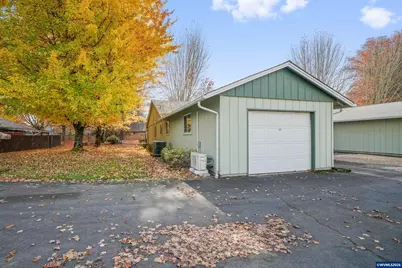 3113 Jackson St SE, Albany, OR 97322 - Photo 2