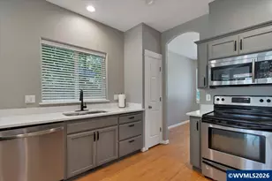 284 SW Wyatt St, Dallas, OR 97338 - Photo 8