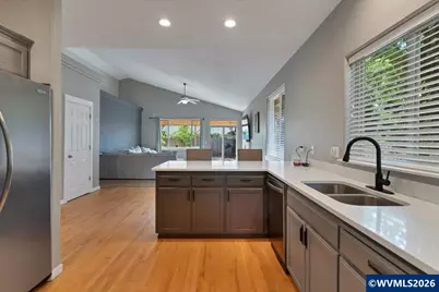284 SW Wyatt St, Dallas, OR 97338 - Photo 6