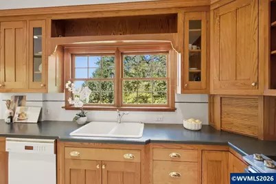 1885 SW Whiteside Dr, Corvallis, OR 97333 - Photo 16