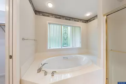 310 NW Foxglove St, Dallas, OR 97338 - Photo 38