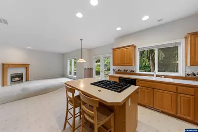 310 NW Foxglove St, Dallas, OR 97338 - Photo 16