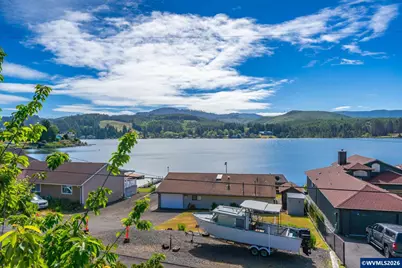 1017 NE Lake Dr, Lincoln City, OR 97367 - Photo 2