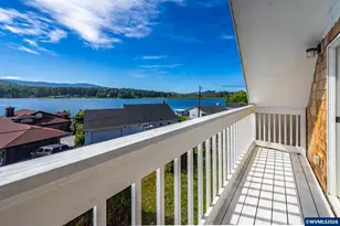 1017 NE Lake Dr, Lincoln City, OR 97367 - Photo 4