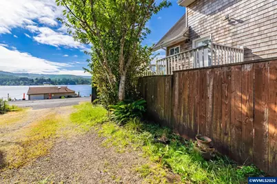 1017 NE Lake Dr, Lincoln City, OR 97367 - Photo 6