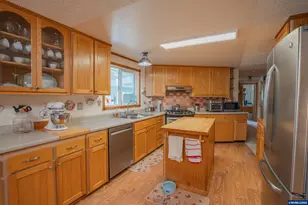 37663 Kgal Rd, Lebanon, OR 97355 - Photo 6