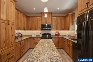 240 Meyer St, Detroit, OR 97342 - Photo 12