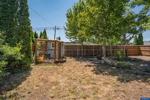 390 W D St, Lebanon, OR 97355 - Photo 24
