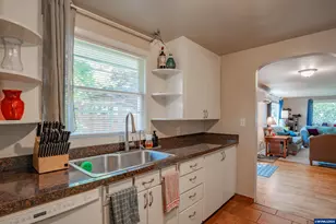 390 W D St, Lebanon, OR 97355 - Photo 8