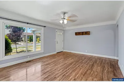 204 24th St NE, Salem, OR 97301 - Photo 8