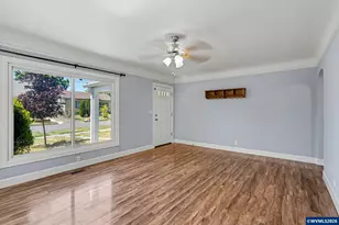 204 24th St NE, Salem, OR 97301 - Photo 8
